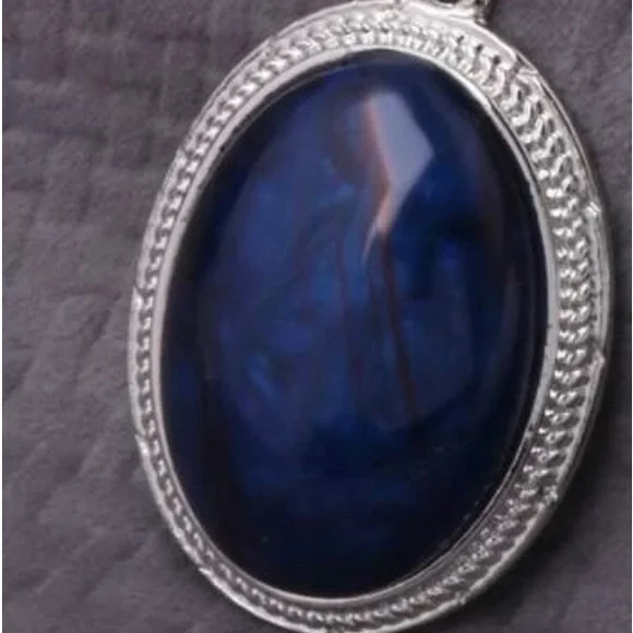 New Woman’s Sterling Silver Natural Brazilian Blue Kyanite Gemstone Necklace - Picture 10 of 10